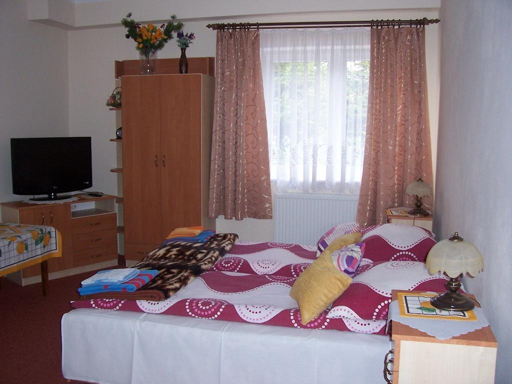 Villa Gosciniec Nad Stawem Szczytno  Zimmer foto